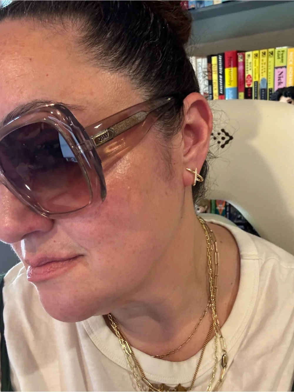 QUAY: Like New / “Full Glam” sunglasses in Doe Brown Fawn